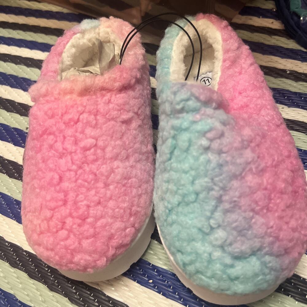 LOVE 83 Teddy Sherpa Little Girls Rainbow Slippers Pink & Blue11 - Picture 4 of 5